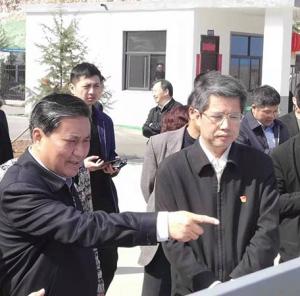 熱烈歡迎河南省副省長武國定、汝陽縣縣委書記潘峰到我廠指導(dǎo)工作